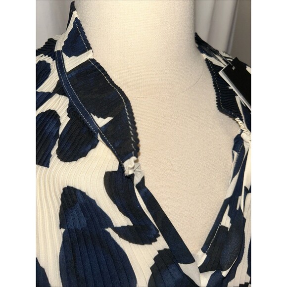 DKNY Sleeveless Blouse Tank Top For Suits Office Size Large Cream Black Navy - Picture 9 of 9